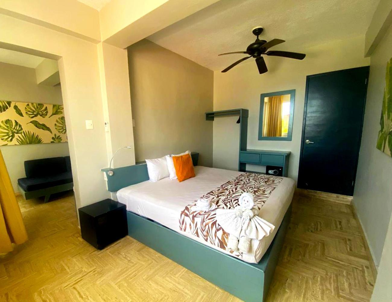 5TH AVENUE Sol del Caribe Apart Hotel by BFH Playa del Carmen Exterior foto