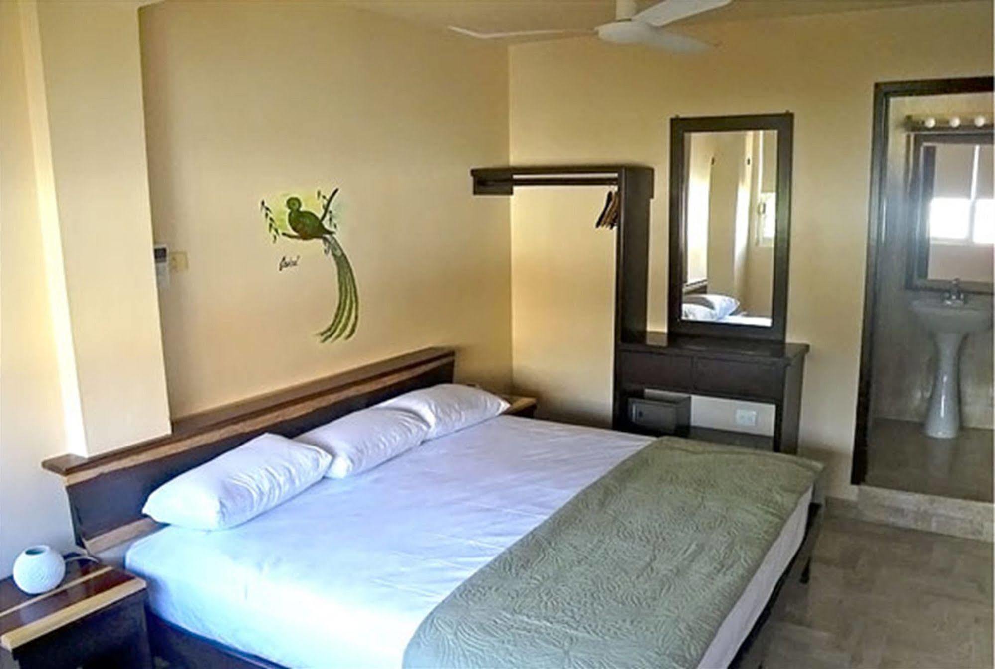 5TH AVENUE Sol del Caribe Apart Hotel by BFH Playa del Carmen Exterior foto